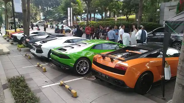 Foto - Deretan Lamborghini Meriahkan Peluncuran Kartu Kredit Mandiri Pertamina