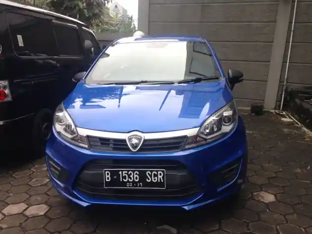 Foto - Proton Iriz Sudah Ada Di Jakarta, Tanda Kebangkitan Proton?