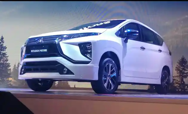 Foto - Small MPV Mitsubishi Kalah Telak Secara Harga Saat Bertemu Wuling Confero