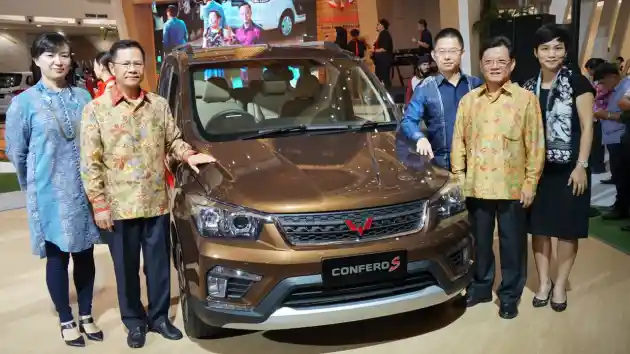 Foto - Wuling Confero Meluncur. Termurah RP 128 Jutaan, Bisa Angkut 8 Penumpang!