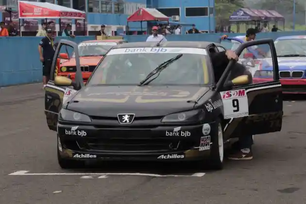 Foto - Berbagai Mobil Merek Perancis Kumpul Akhir September di Jakarta