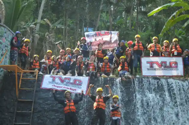 Foto - Toyota Vios Limo Club Kumpul Keluarga di Little Ubud