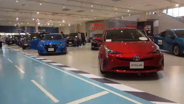 Foto - Mengunjungi Toyota Mega Web. Museum, Theme Park, Dealer Jadi Satu