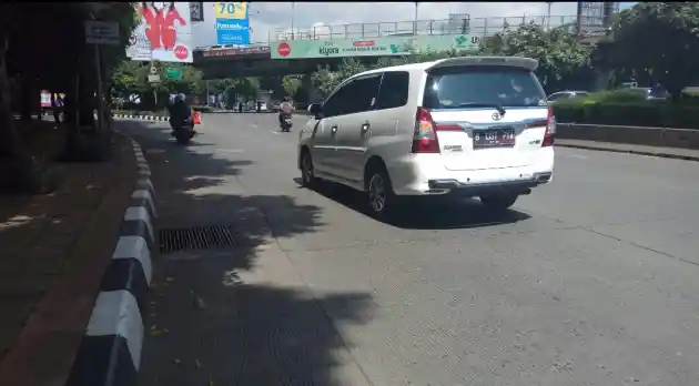 Foto - Ada Penghapusan Denda, Ayo Bayar Pajak Mobil!