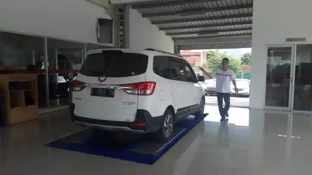 Foto - Mobil Baru Tempuh 1.000 KM, Kenapa Harus Servis ke Bengkel Resmi?