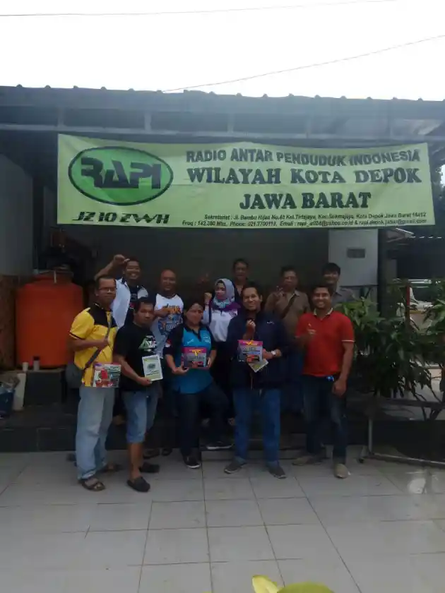 Foto - Depok Car Communities Pelajari Penggunaan Radio Komunikasi