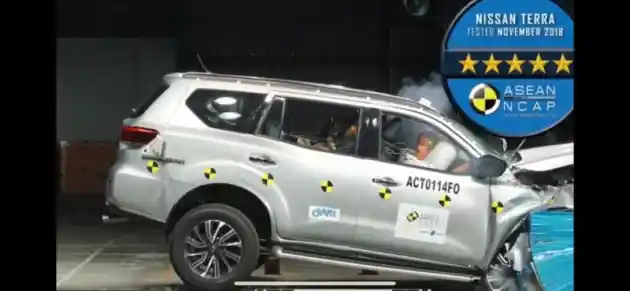 Foto - VIDEO: Crash Test Nissan Terra 2018 (ASEAN NCAP)