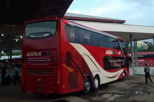 Foto - Deretan Rumah Makan Ini Ternyata Milik PO Bus, Mau Mampir?