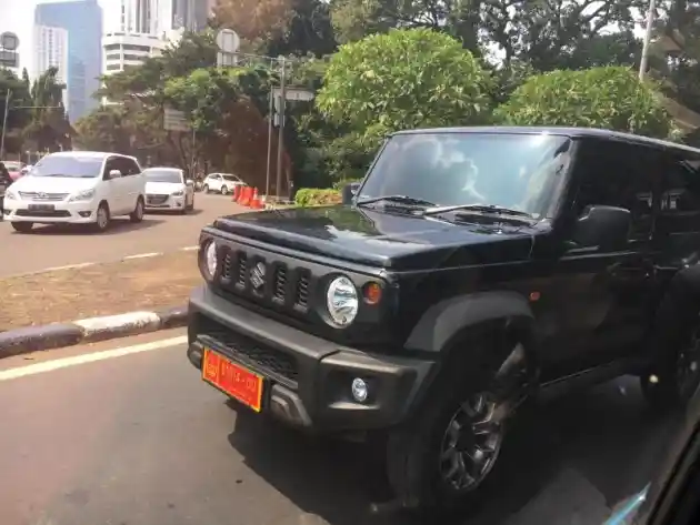 Foto - All New Jimny Sudah Berkeliaran di Jalanan Ibu Kota