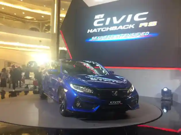 Foto - Honda Civic Hatchback Varian Tertinggi Meluncur, Harga Nyaris RP 500 Juta