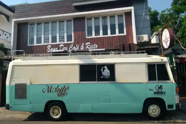 Foto - Begini Tampang Hino Rainbow AM 100 Kalau Dirombak Jadi Food Truck