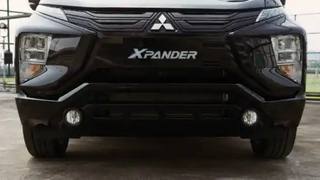 Foto - Mitsubishi Xpander Rockford Fosgate Black Edition, Meluncur Dengan Sentuhan Sangar Berkelir Hitam Bak Darth Vader