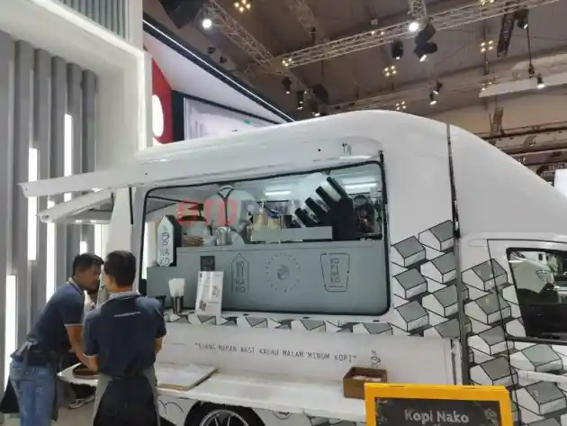 Foto - Ide Jualan Di atas Mobil Dengan Wuling Formo Max Dan Kopi Nako