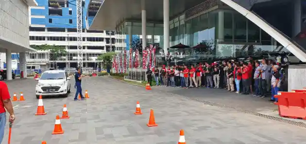 Foto - Daihatsu dan GT Radial Ajak Komunitas Pahami Keselamatan Berkendara