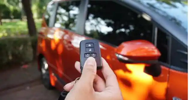 Foto - Inilah Kehebatan Pintu Geser Toyota Sienta