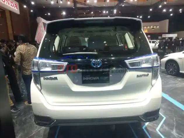 Foto - Toyota Kijang Innova EV, Sebuah Wahana Studi Khusus Indonesia