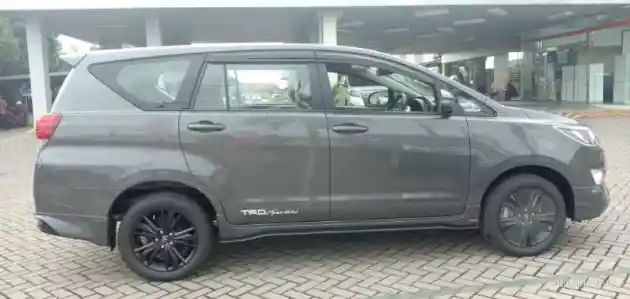 Foto - Toyota Innova Venturer Hilang Di Pasaran, Ada Apa Gerangan?