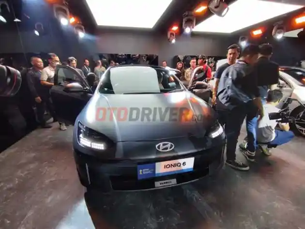 Foto - Hyundai Ioniq 6 Melenggang Di Indonesia. Harga Tembus Rp 1.1 Miliar. Langsung Spek Tertinggi Berpenggerak AWD
