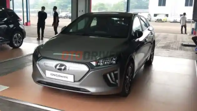 Foto - Hyundai Ioniq Electric Punya Fitur Unik Ini. Mampu Bikin Mobil Lebih Aerodinamis