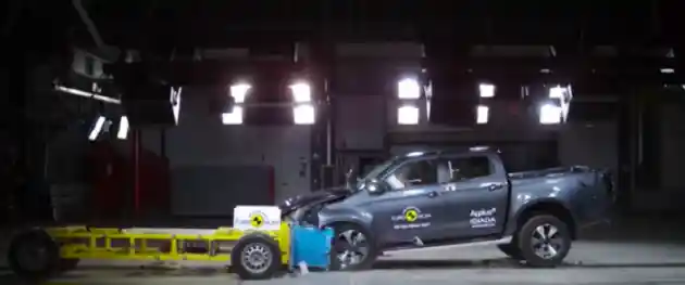Foto - VIDEO: Crash Test Isuzu D-Max (Euro NCAP)