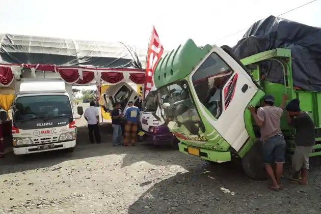 Foto - Isuzu Bukan Saja Manjakan Pengguna Elf, Tapi Truk Lainnya Dalam Event Ini