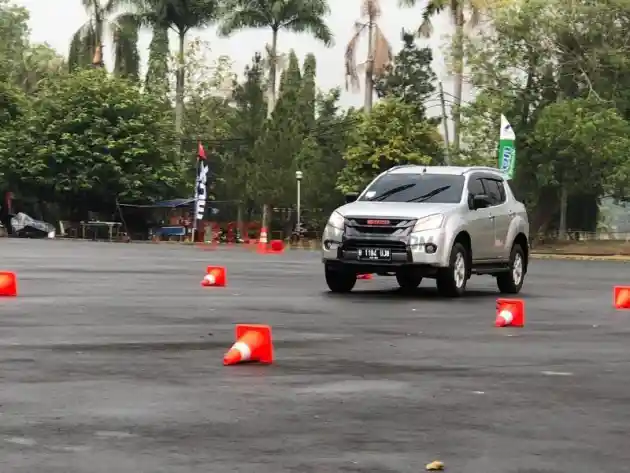 Foto - Keunggulan Diesel Isuzu Digairahkan Oleh Event ini