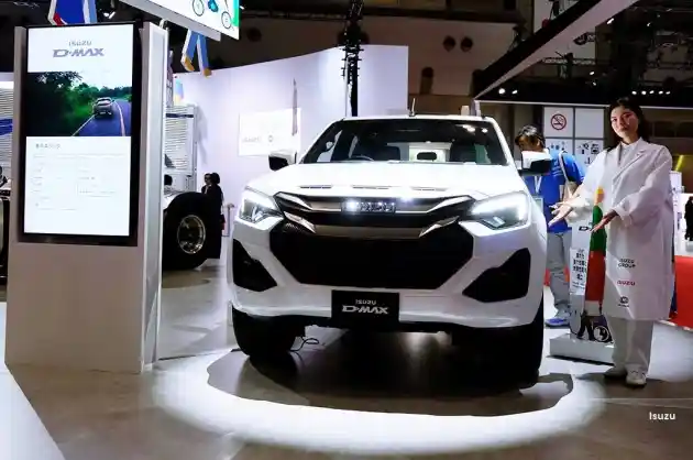 Foto - Ini Barisan Bintang Isuzu Di JMS 2025