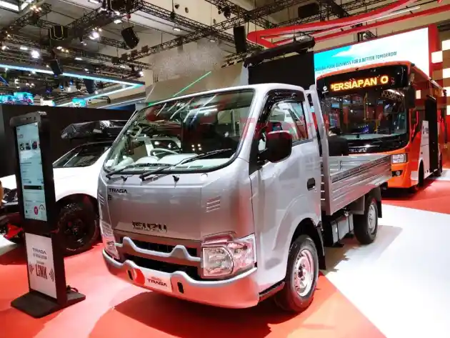 Foto - Isuzu Terus Menambah Kenyamanan Pengguna mu-X Dan D-Max