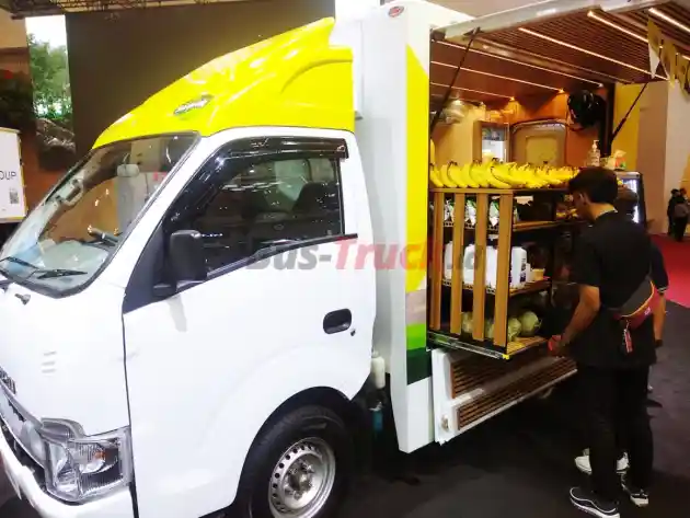 Foto - Isuzu Traga Kuasai Pasar Pikap Medium Jawa Timur