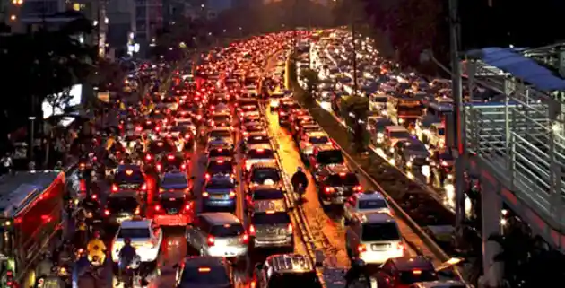 Foto - Polusi Jakarta Semakin Parah, "Bukan Sepenuhnya Salah Mobil"