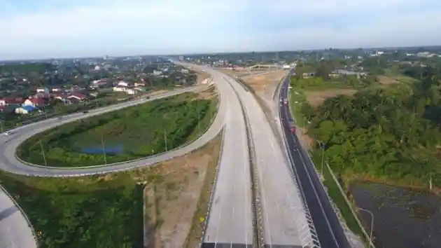 Foto - Jalan Tol Baru di Sumatera Mulai Beroperasi, Permudah Akses Kualanamu