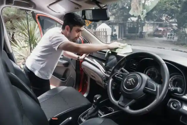 Foto - Tips Hilangkan Jamur Dari Kaca Ala Suzuki