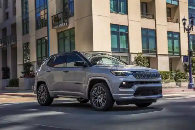 Foto - Jeep Compass Terbaru Dijual Kompetitif, Bisa Bersaing Dengan BMW X3