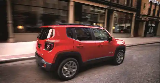 Foto - Jeep Renegade Meluncur, Mini Wrangler Harga Lebih Terjangkau