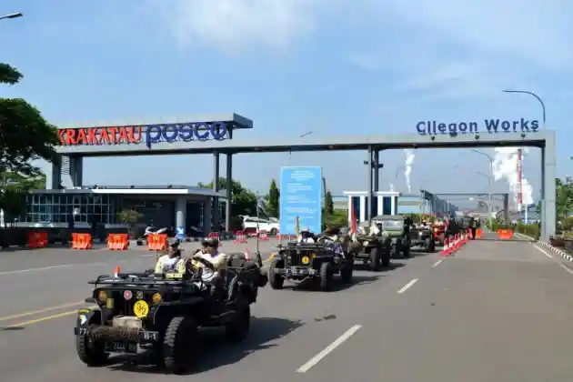 Foto - Willys Owners Indonesia Sukses Emban Misi Mulia di Banten