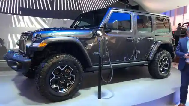 Foto - Tertarik Dengan Jeep Wrangler PHEV? Ini Keunggulan dan Harganya