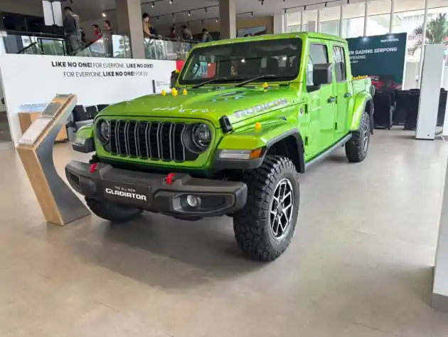 Jeep Gladiator Rubicon 2025 Resmi Dijual di Indonesia