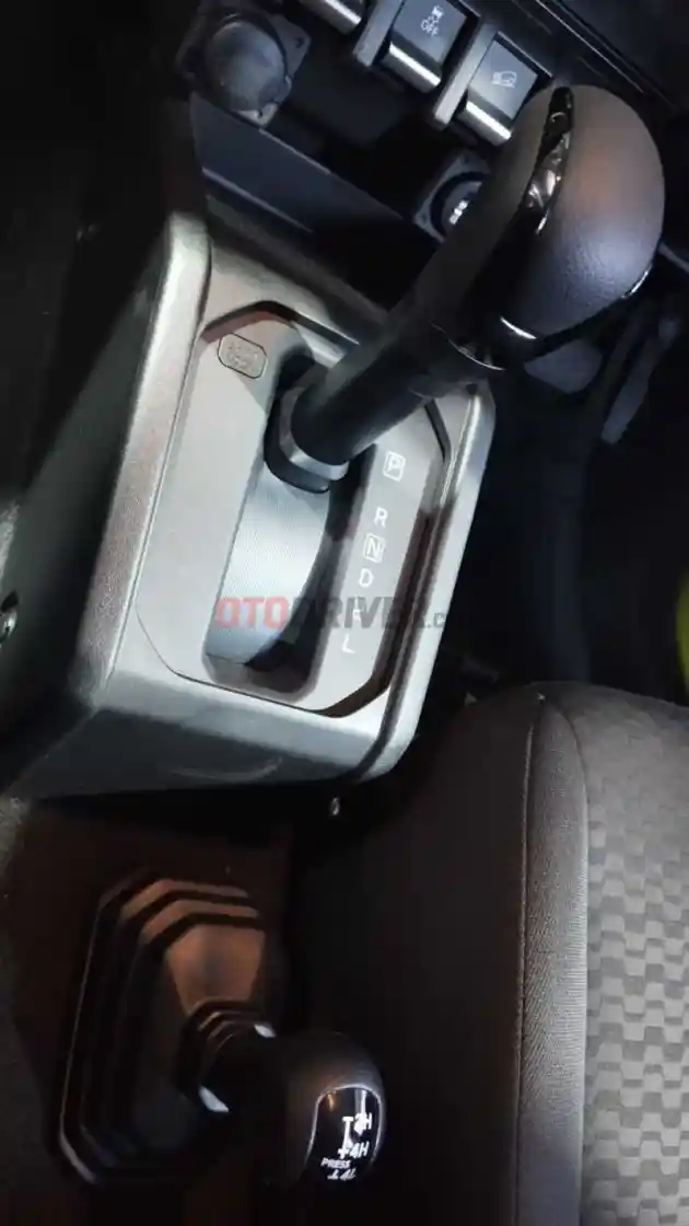 Foto - Suzuki Jimny 5-Door Punya Handling Yang Lebih Baik Dari Versi 3 Pintu?