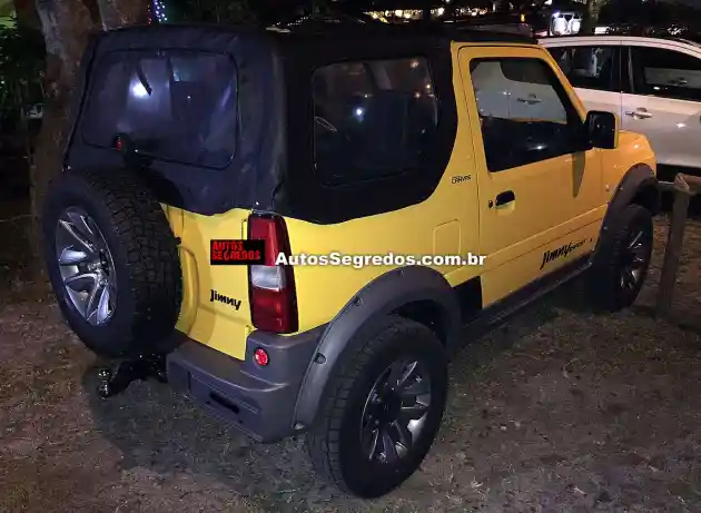 Foto - Suzuki Jimny Atap Kanvas Muncul di Brazil