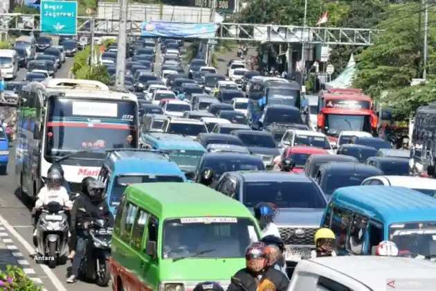 Foto - Awal 2025 Ada Bus Ke Puncak Dari Cibinong