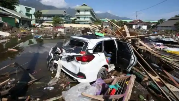 Foto - Dealer-dealer Rusak Berat di Palu, Kegiatan Penjualan dan Purnajual Lumpuh