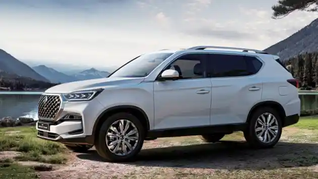 Foto - SUV MV3 Garuda Limousine Yang Digunakan Presiden Prabowo Menggunakan Basis KGM Rexton?