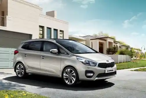 Foto - Kia Carens Facelift Siap Mengaspal