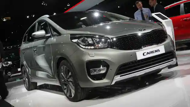 Foto - Dikira Disuntik Mati, All New KIA Carens Bakal Meluncur 16 Desember Mendatang