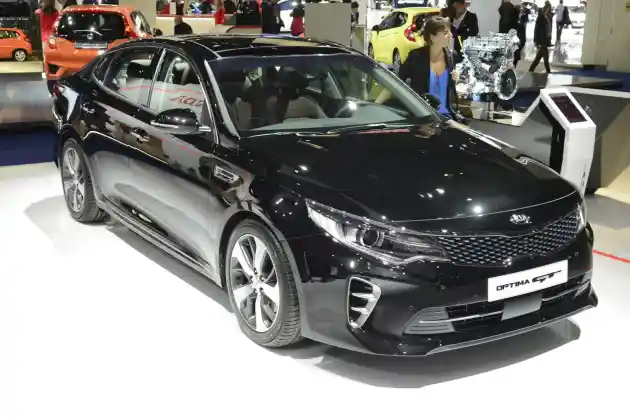 Foto - IAA 2015: KIA Optima Kini Bertenaga 245 dk