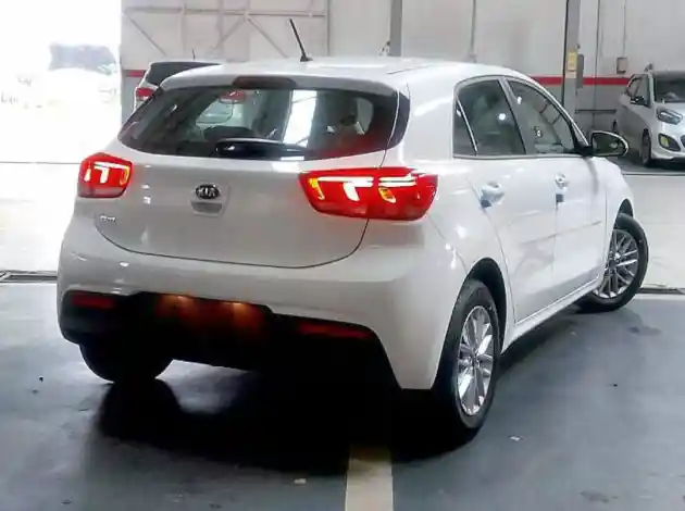 Foto - Kia Rio Minor Change Akan Meluncur Bulan Depan?