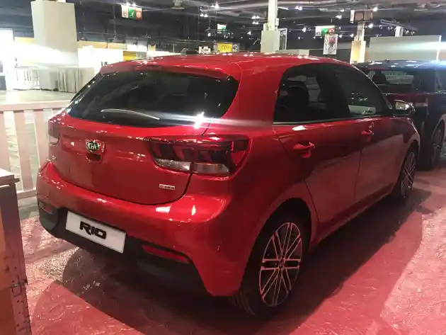 Foto - Wujud Asli Kia Rio 2017