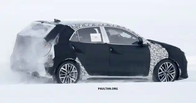 Foto - SPY SHOT: Kia Rio Facelift 2020