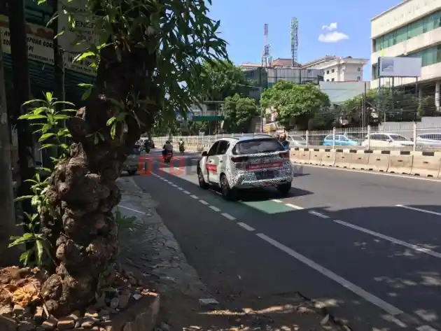 Foto - Prototipe Kia Sonet Kembali Gentayangan Di Jalan. Semakin Dekat Waktu Peluncuran?