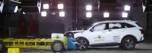 Foto - VIDEO: Crash Test KIA Sorento (Euro NCAP)